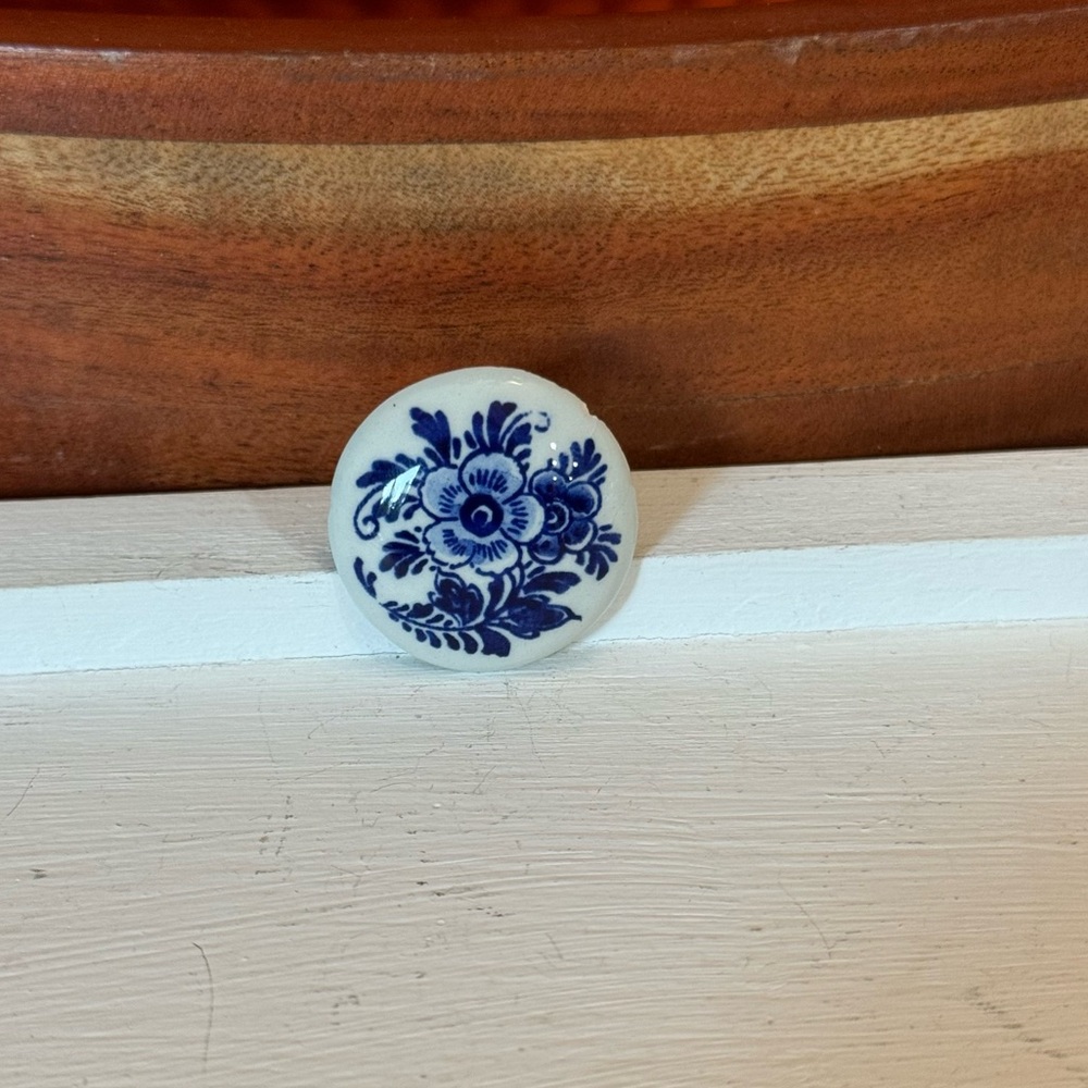 Flower Blue White Glazing Delfts Blue Look Vintage Glazed Pottery Brooch